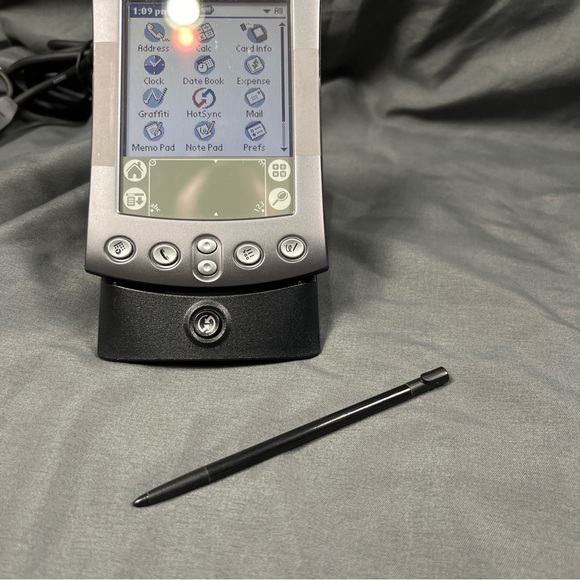 Palm Handheld m515 with Black Leather Case - Picture 3 of 7